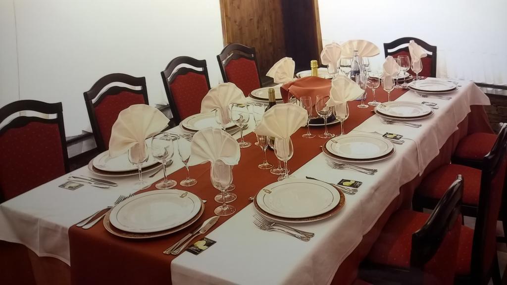 Aph Infanta Mercedes La Baneza Room photo